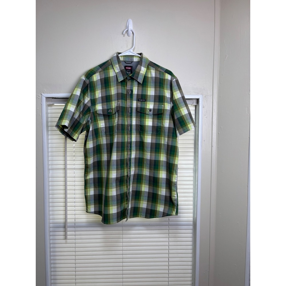 Wrangler Outdoor Mens Large Green Plaid Short Sleeve Button Down Shirt